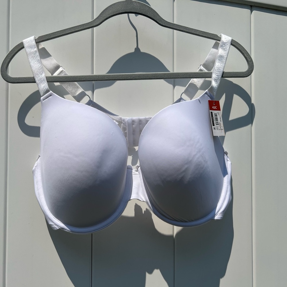 NO BOUNDARIES White 42C Lightly Padded T-Shirt Bra Underwire NWT